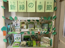 緑の季節（図書室前）.JPG